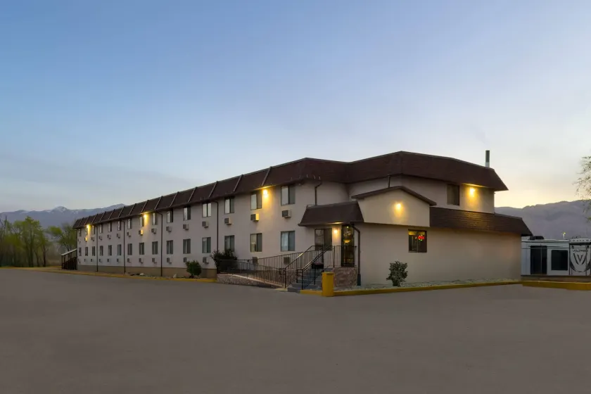 Super 8 by Wyndham Ogden, Utah - Image 1