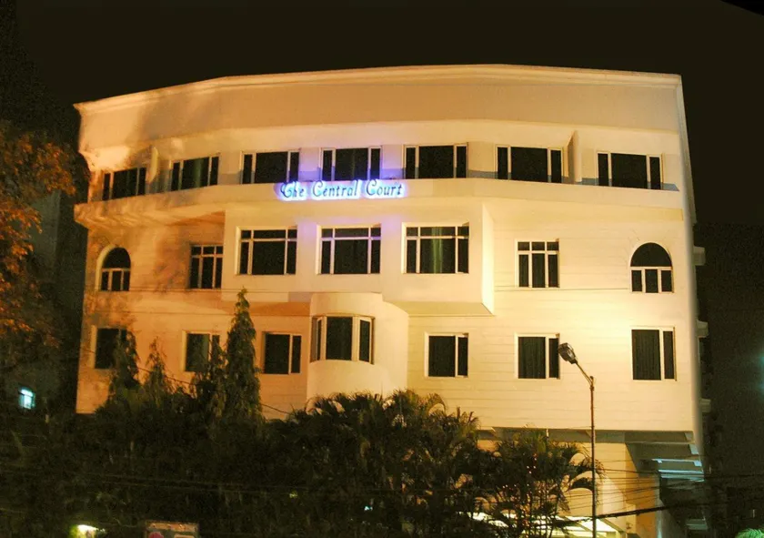 The Central Court - Image 1