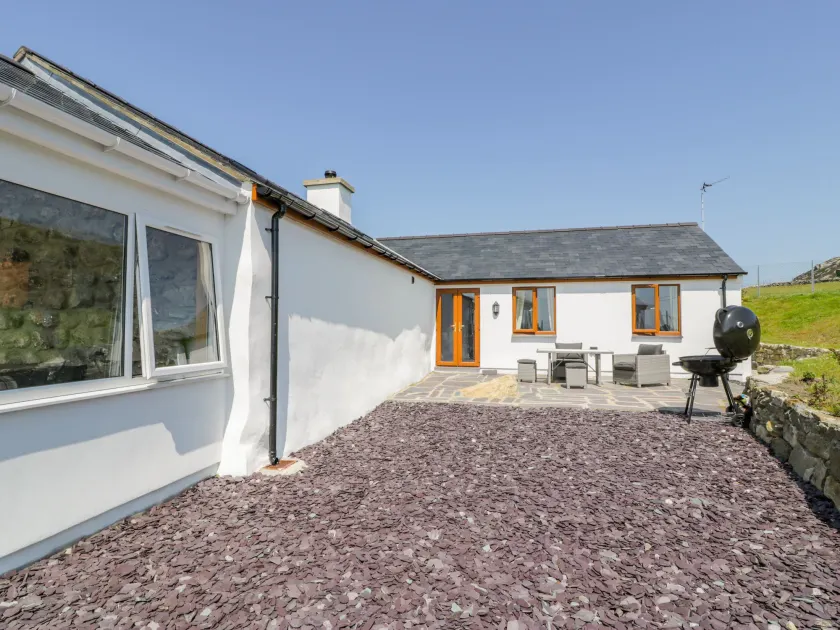Pen Y Braich Uchaf - Image 1