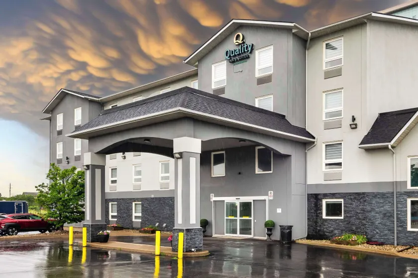Quality Inn & Suites - Image 1