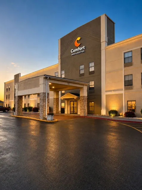 Comfort Inn & Suites Harvey - Chicago Southland - Image 1