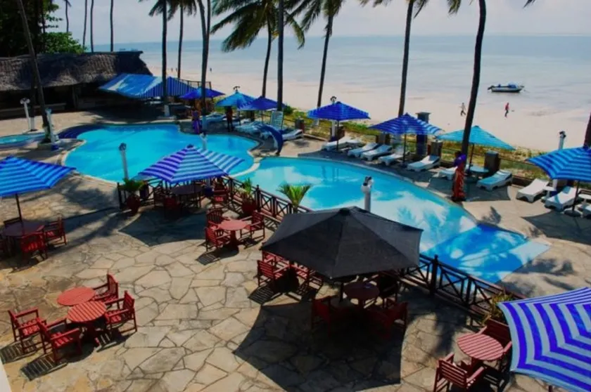 Sai Rock Beach Hotel & Spa - Image 1
