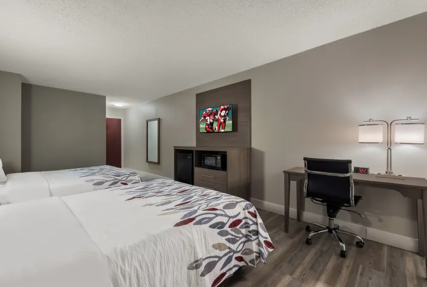 Red Roof Inn & Suites Vineland - Buena - Image 1