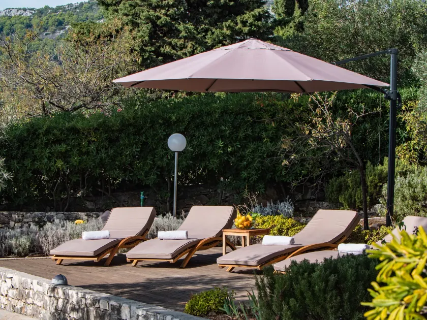 Luxury Villa on the Beach with sunny Garden, Parking - Image 1