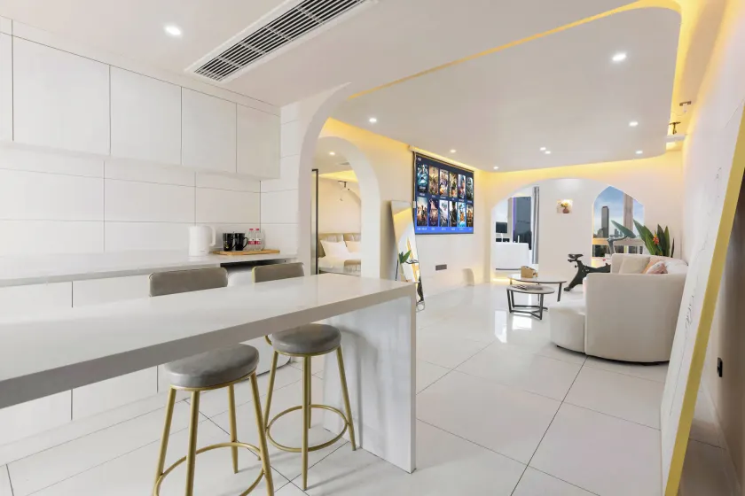 J&H Invis High Rise Panoramic Art Hotel - Image 1