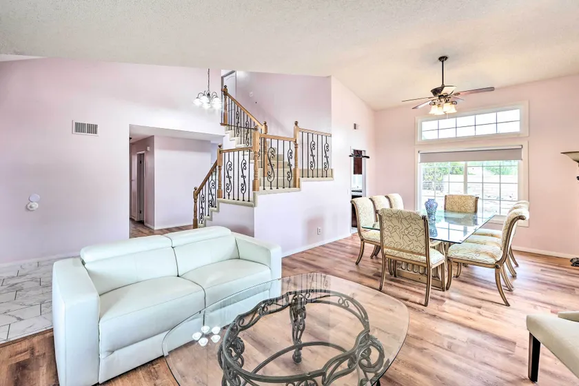 Bright California Home w/ Patio < 1 Mi to Hiking! - Intérieur