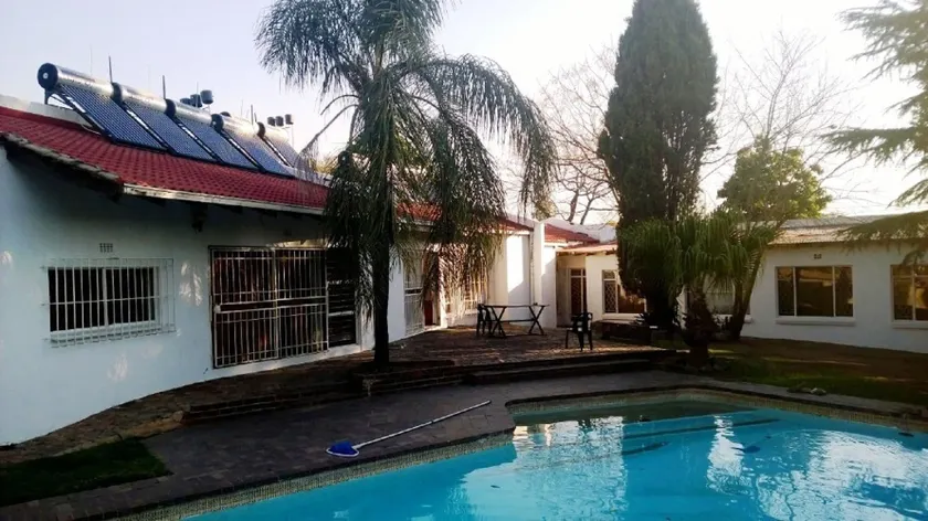 Fourways Johannesburg Hostel - Image 1