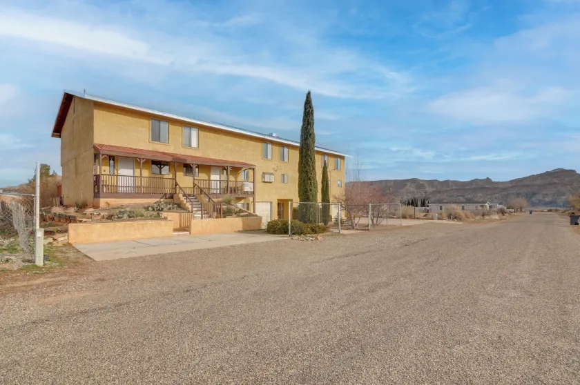 Adventure Base 2 Near Lake Powell - Image 1