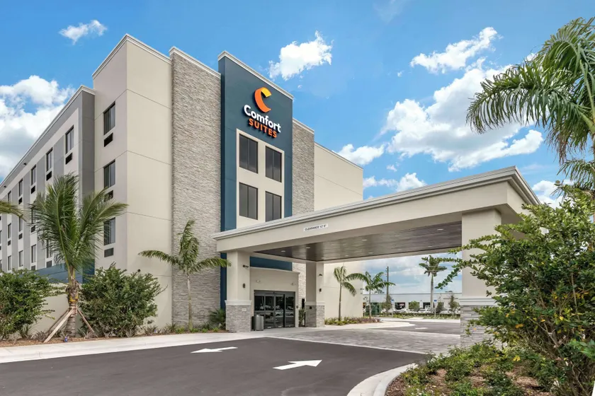 Comfort Suites Stuart-Hutchinson Island - Image 1