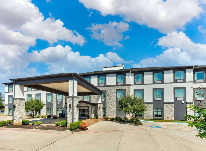 Wingate by Wyndham Longview North - Image 1