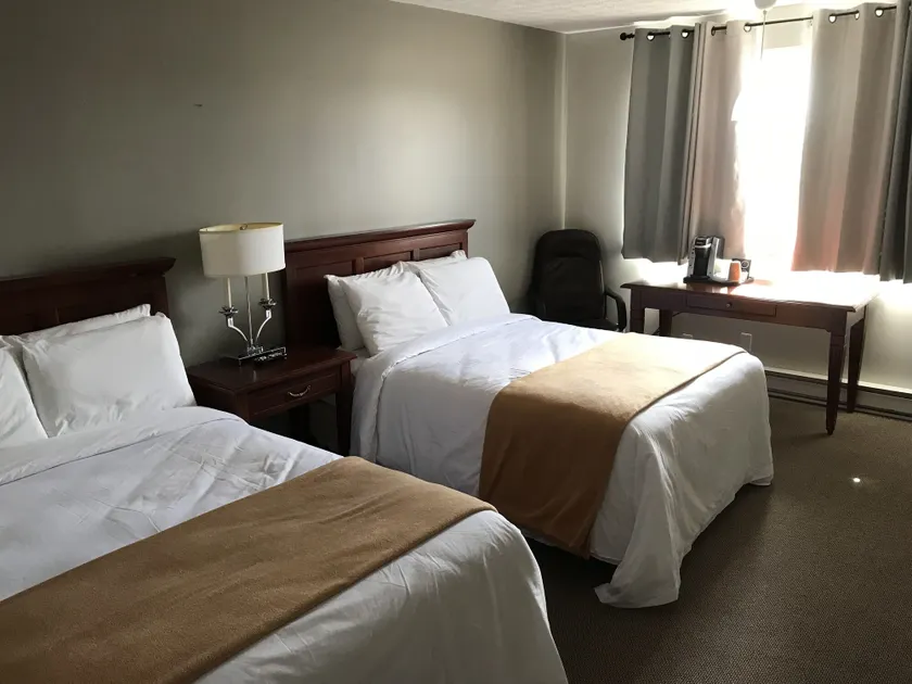 The Auberge Inn - Room