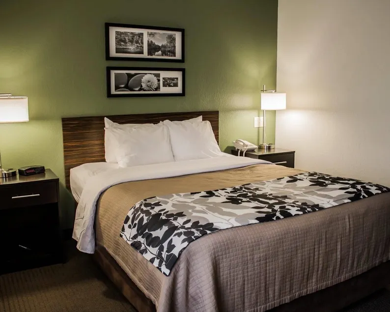 Suburban Studios Johnstown - Richland Town Center - Image 1