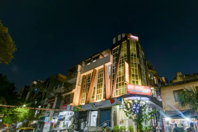 The Batra Hotel Near Nizamuddin Railway Station - Image 1