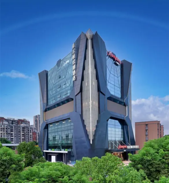 Hilton Hotel by Hampton Wuhan Zhongnan Street Branch - Image 1