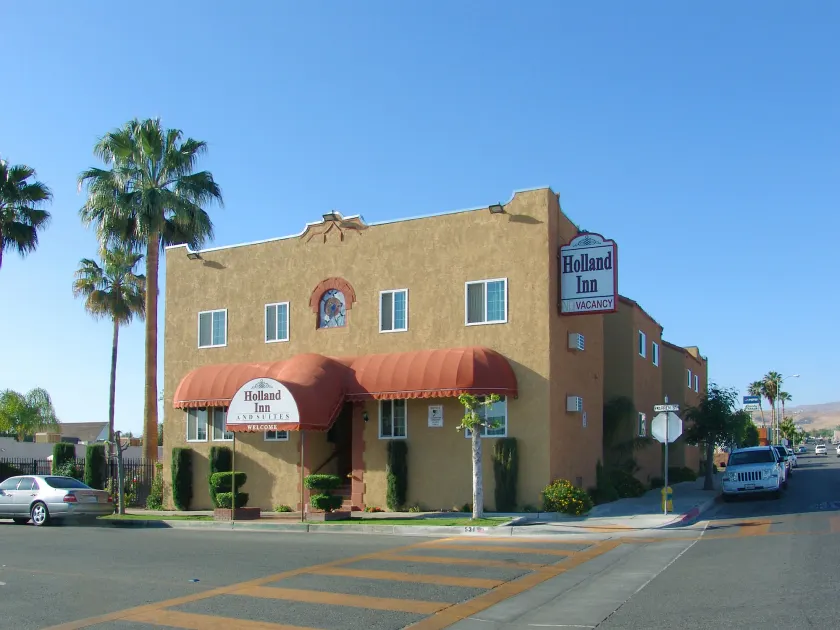 Holland Inn and Suites - Image 1