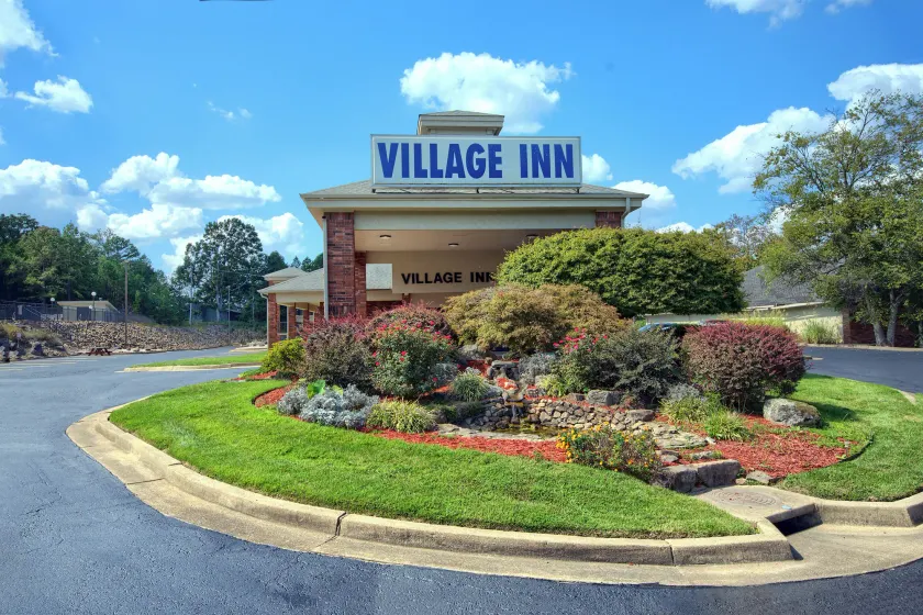 Hot Springs Village Inn - Image 1