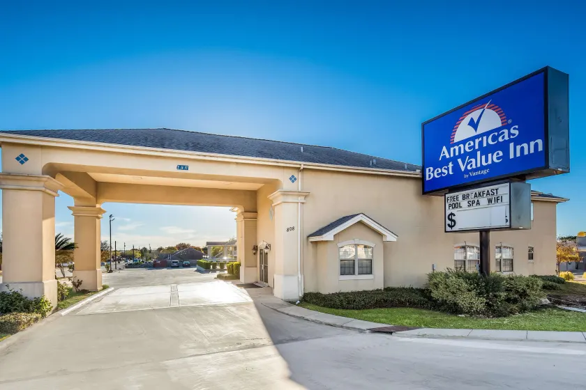 Americas Best Value Inn New Braunfels - Image 1