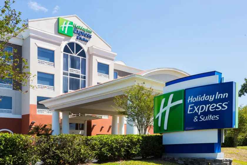 Holiday Inn Express Hotel & Suites Tampa-Fairgrounds-Casino by IHG - Image 1