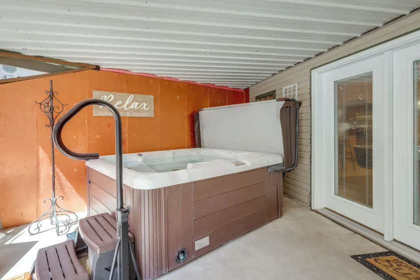 'foxes Den' w/ Hot Tub, Pool Table & Fire Pit! - Innenbereich