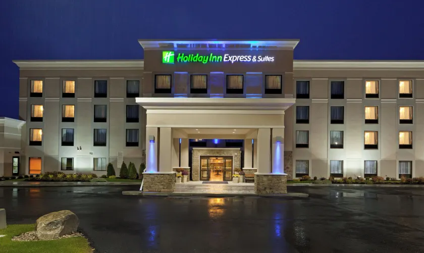 Holiday Inn Express & Suites Malone by IHG - Image 1