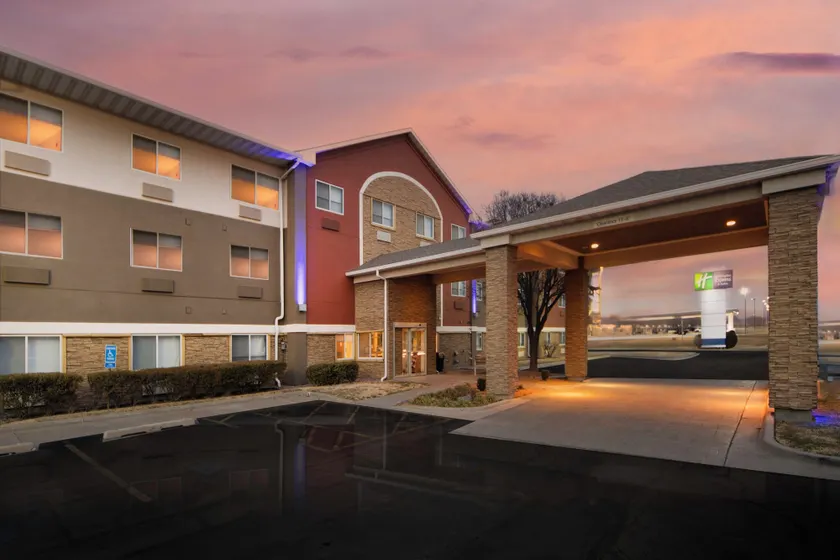 Holiday Inn Express - Canyon by IHG - Image 1