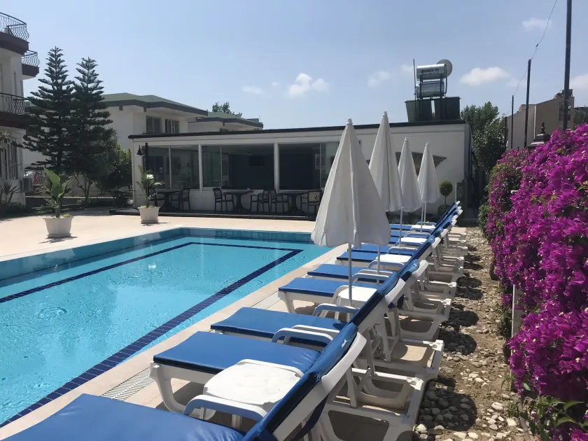 Minta Apart Hotel - Image 1