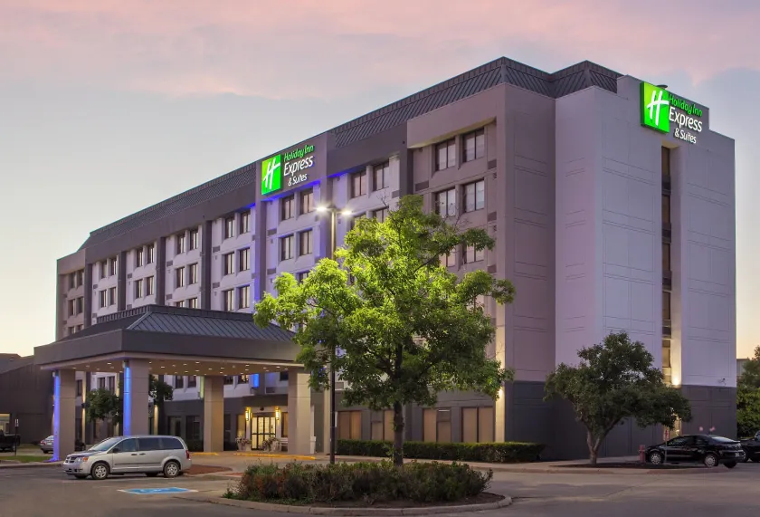 Holiday Inn Express & Suites Mississauga-Toronto Southwest by IHG - Image 1