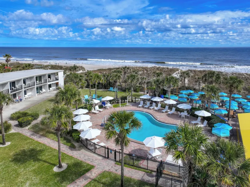 Seahorse Oceanfront Inn - Image 1