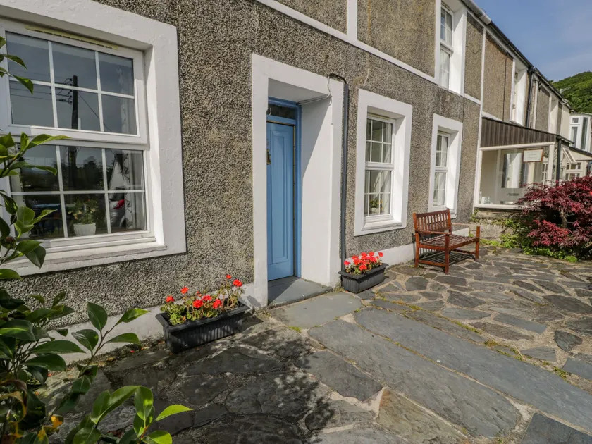 6 Glyn Terrace - Image 1