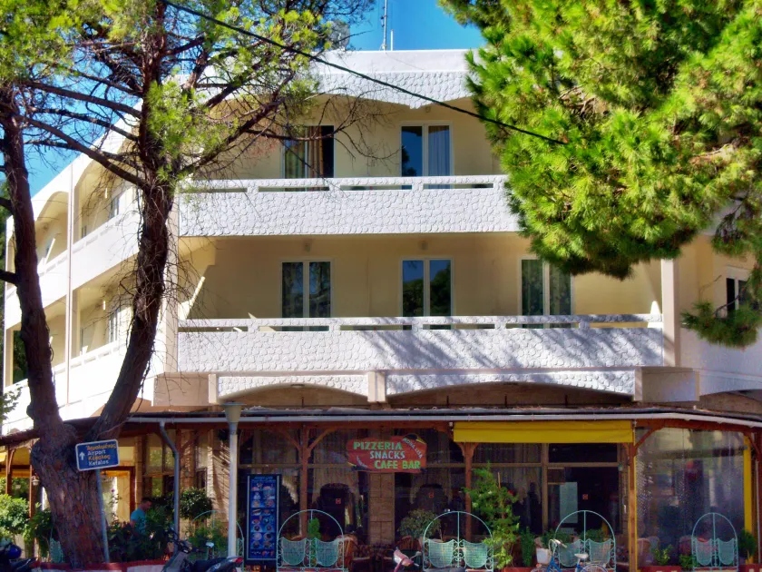 Fantasia Hotel Apartments - Image 1
