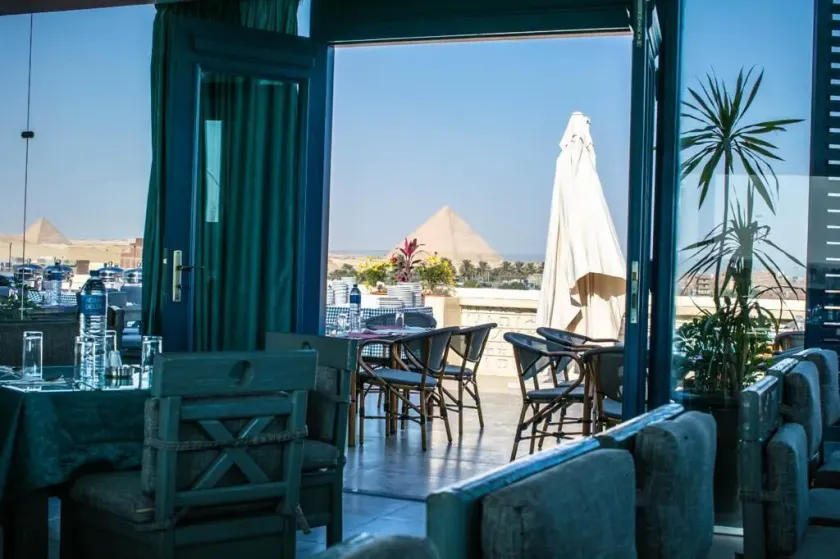 Pyramids Oasis Hotel - Image 1