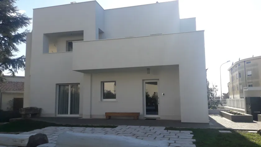 h-sa GUEST HOUSE - Image 1