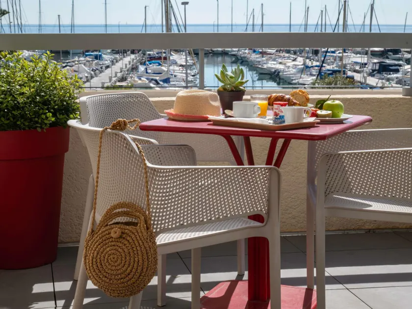 ibis budget Menton Bord de Mer - Image 1