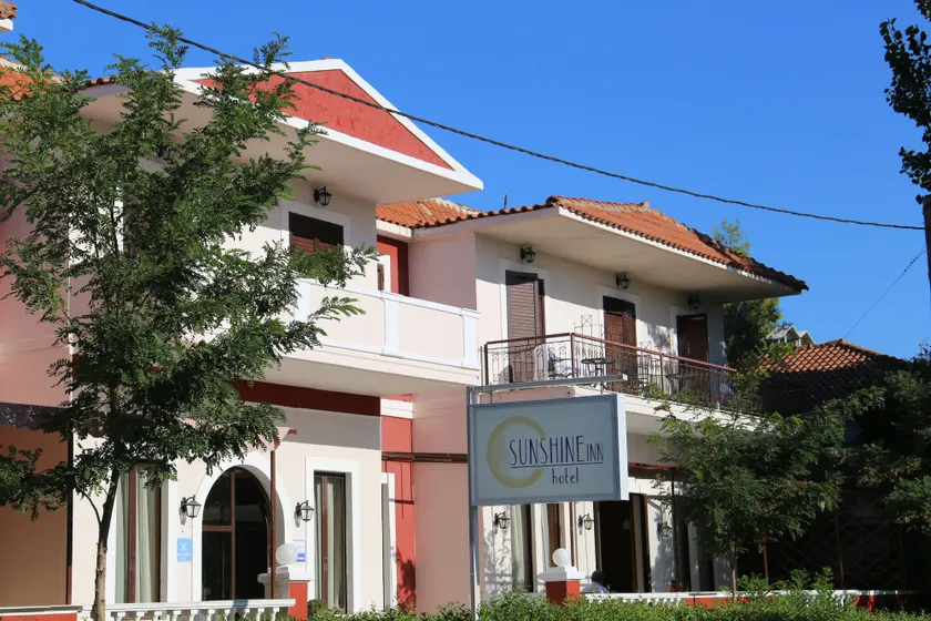 Sunshine Inn Hotel - Image 1
