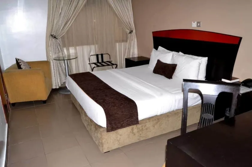 Suru Express Hotel Surulere - Image 1