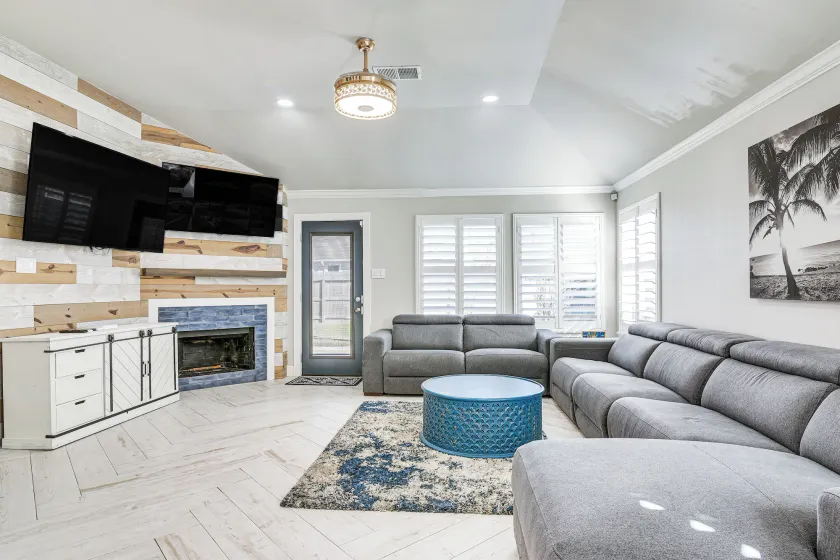 Community Pool & Courts: Missouri City Gem w/ Yard - Image 1