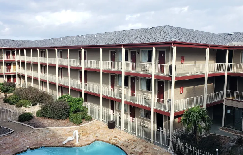Red Roof Inn Kenner – New Orleans Airport NE - Image 1