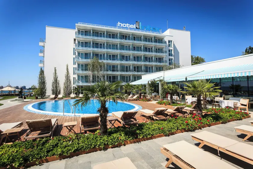 Carmen International Hotel Venus - Fost Becali Hotel - Image 1