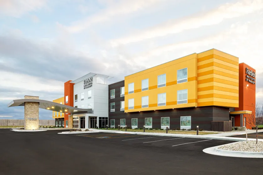 Fairfield Inn & Suites by Marriott Salina - Image 1