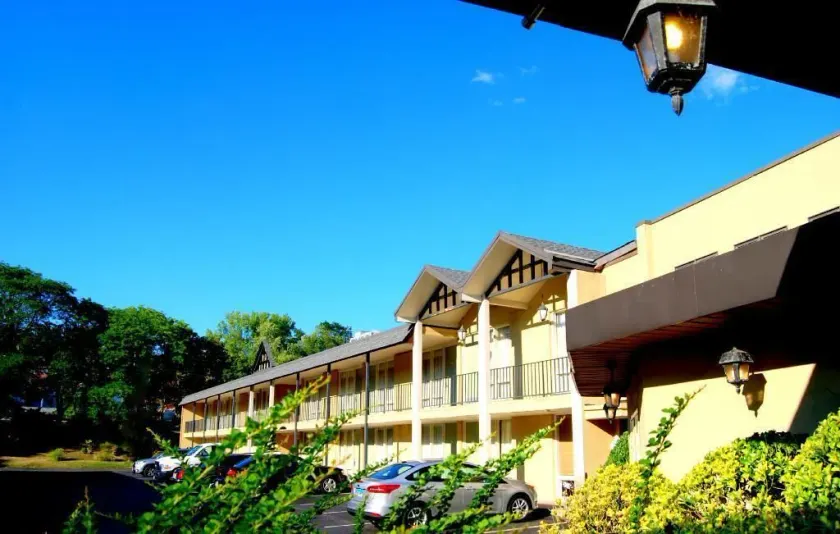 West Gate Inn Nyack - Image 1