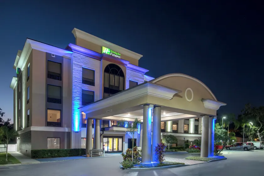 Holiday Inn Express Hotel & Suites Bartow by IHG - Image 1