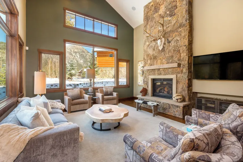 555 Independence Road - Image 1