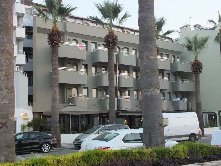 Candan Citybeach Hotel - Image 1