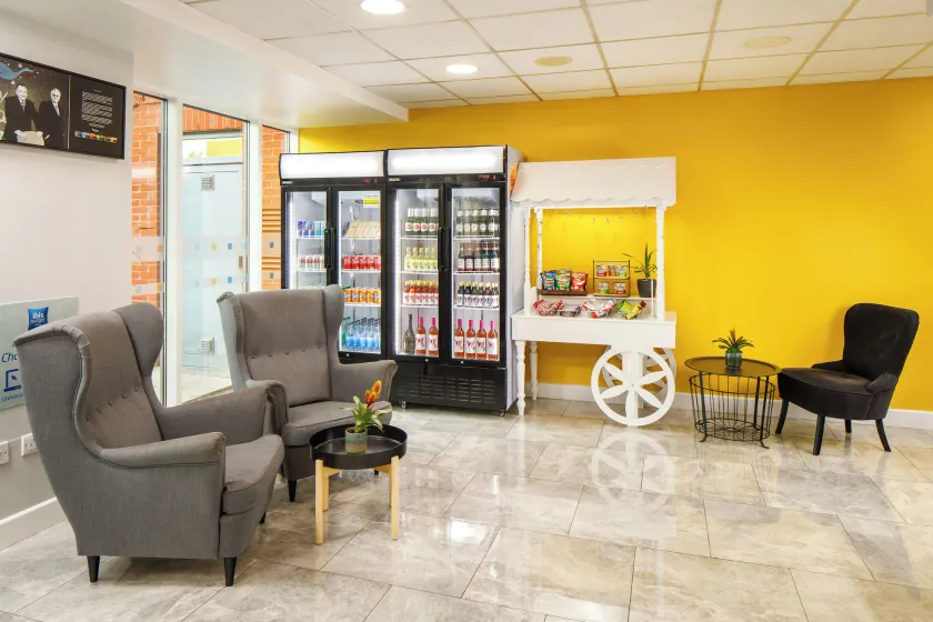 ibis budget Sheffield Arena - Sitteområde i lobbyen