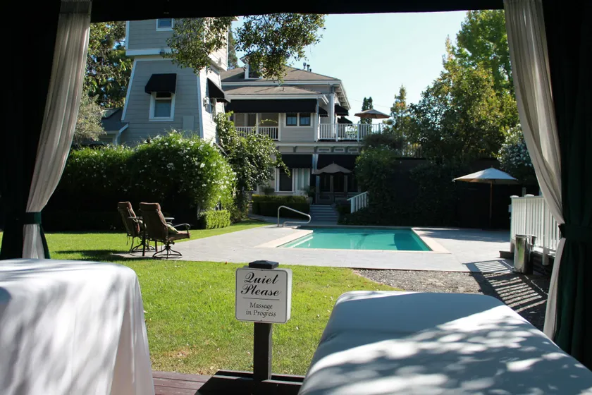 Honor Mansion - Image 1