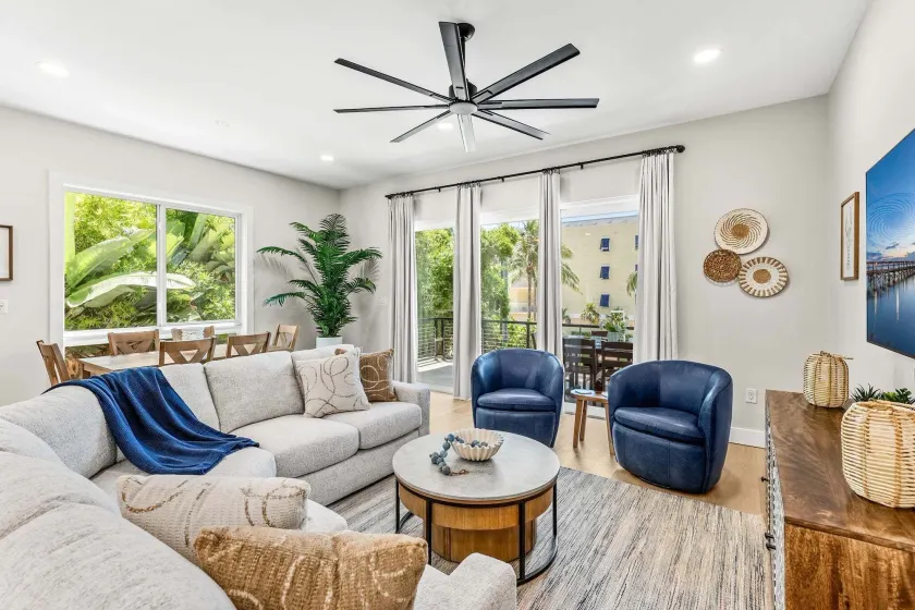 30 8th Avenue - Image 1