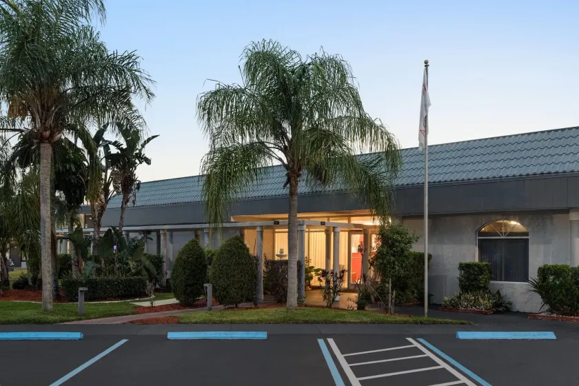 Ramada by Wyndham Cocoa - Image 1