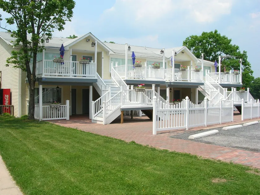 The Country Place Resort - Home of Zoom Flume Water Park - Image 1