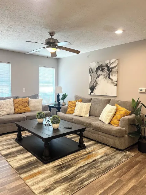 Fantastic Get Away Condo In Strongsville! - Image 1