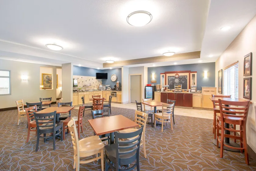 AmericInn by Wyndham Humboldt - Image 1